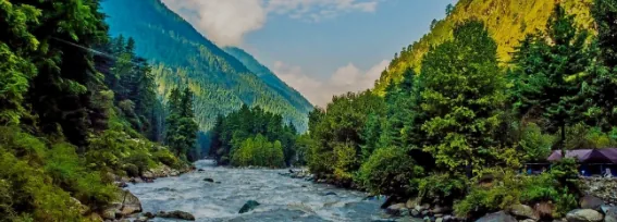 Kheerganga Trek trek in the Himalayas by Himalaya Shelter