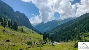 Indrahar Pass Trek trek in the Himalayas by Himalaya Shelter