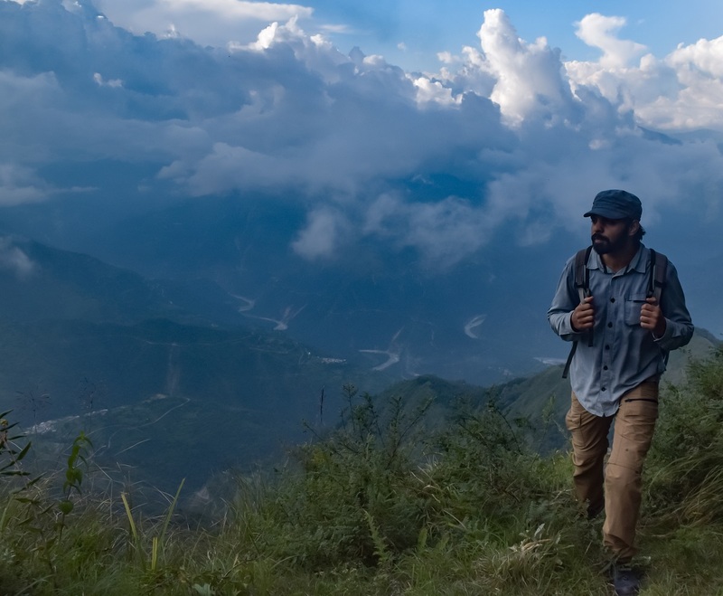 Solo Trekking vs Group Trekking in the Himalayas
