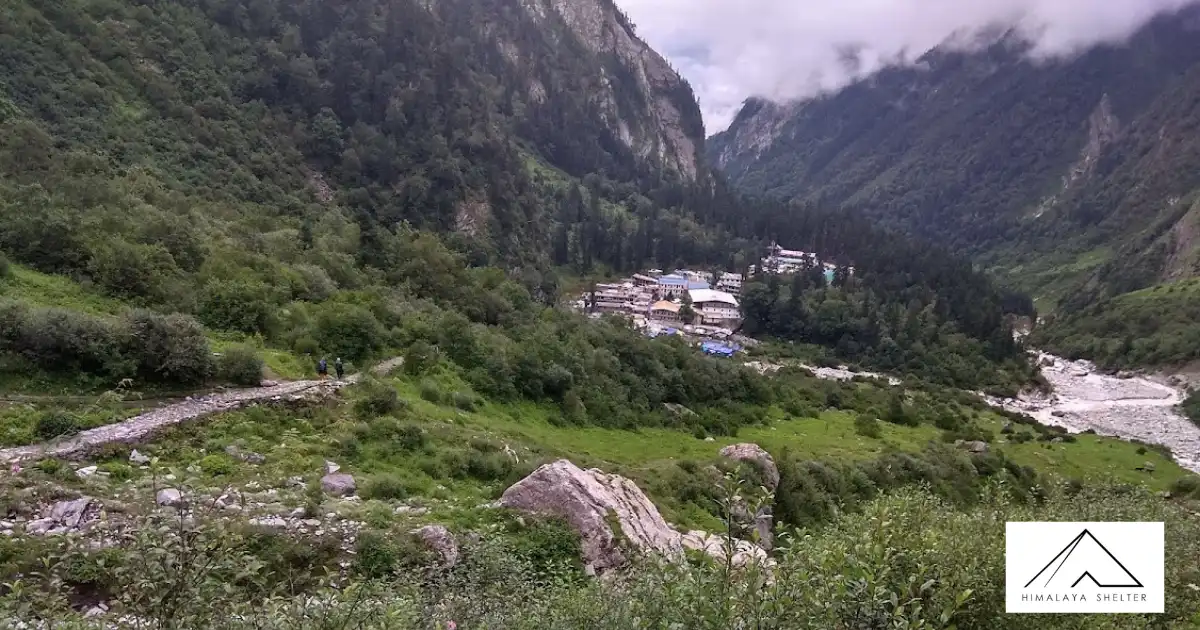 Trail Leading Towards Valley Of Fowers