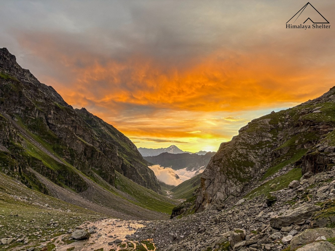 sunset from hampta pass trek