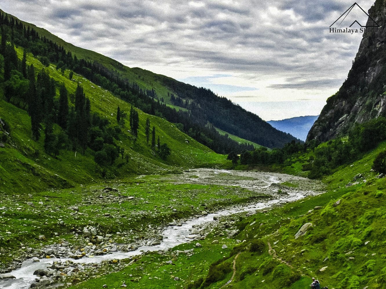 valley in hampta pass trek