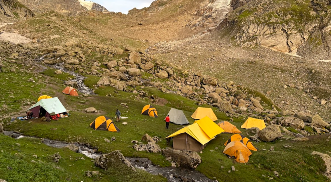 campsite of hampta pass trek
