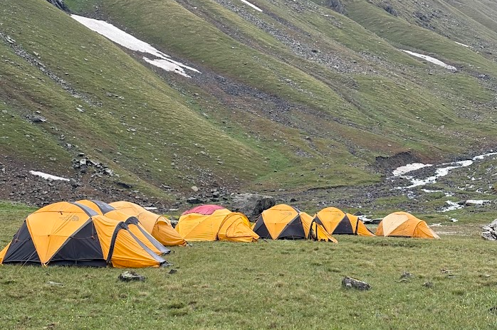 campsite hampta pass