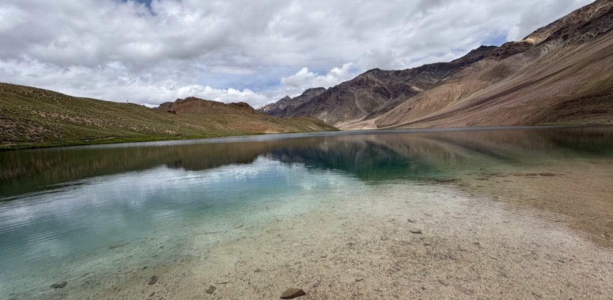 chandratal lake in hampta pass