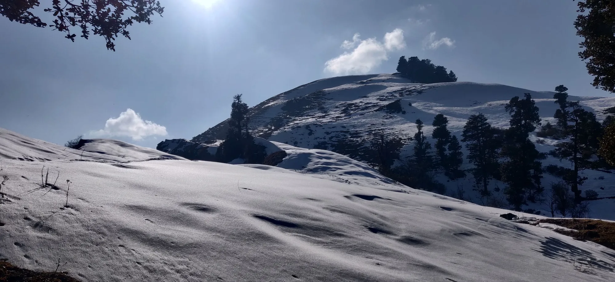 dayara bugyal trek in winter