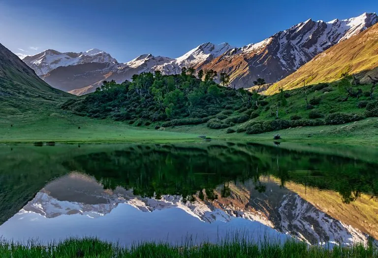 Ruinsara Lake trek in the Himalayas by Himalaya Shelter