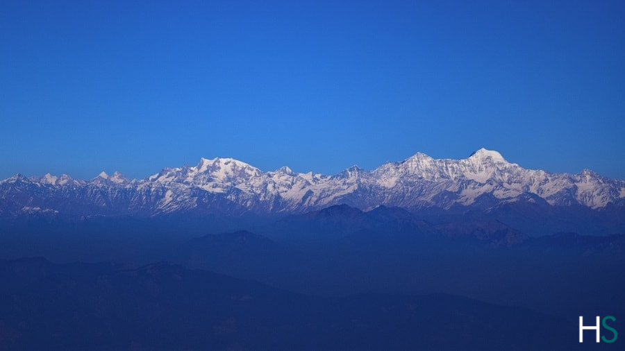Peaks visible from Nag Tibba, such as Bandarpunch Massif on the right & Swargarohini on the Left