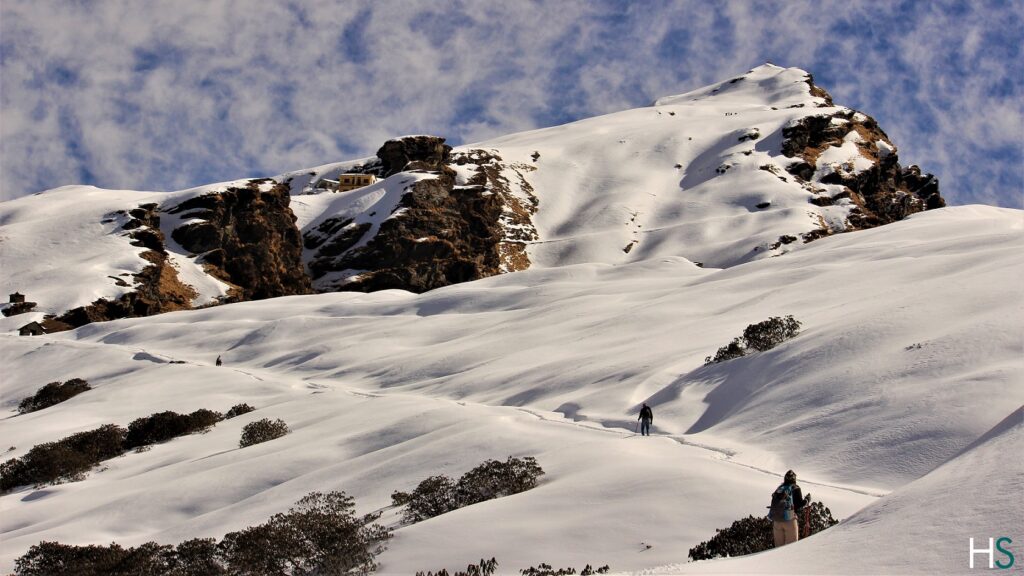 deoriatal chopta chandrashila trek, one of the 10 Best winter treks in Uttarakhand