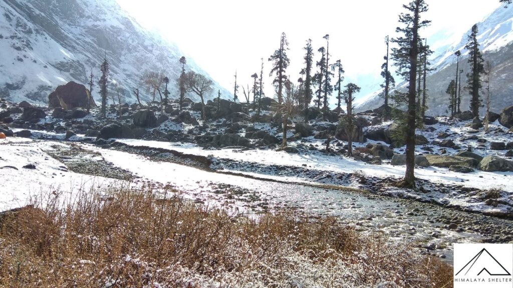 har ki dun trek with river