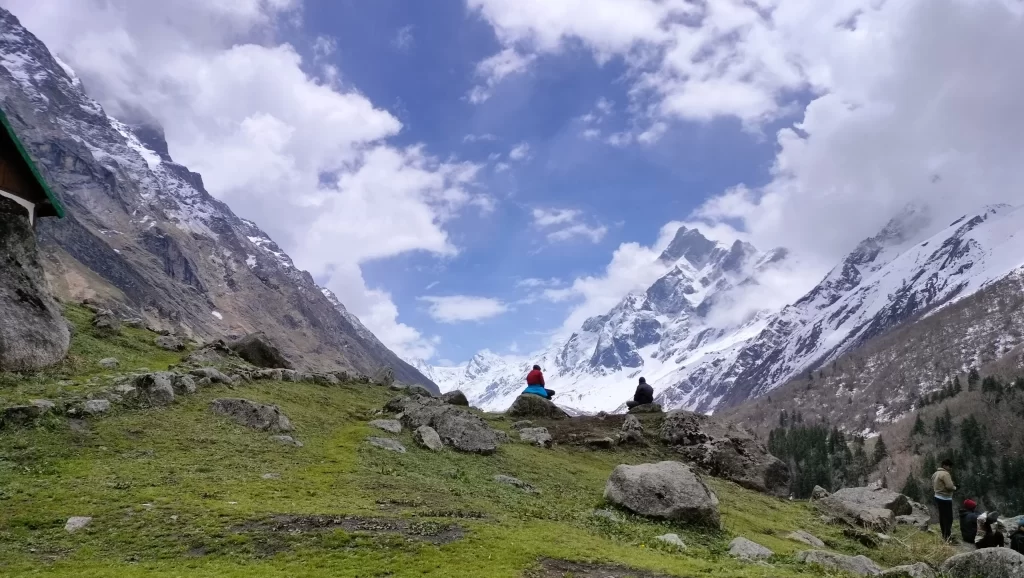 har ki dun valley view of Swargarohini peak