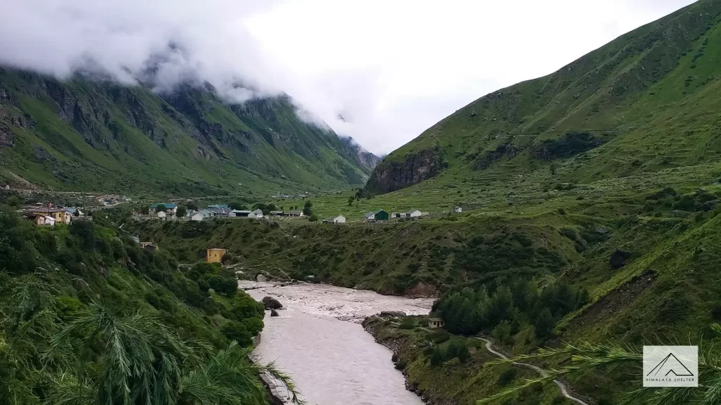 valley of flowers vs har ki dun is only season