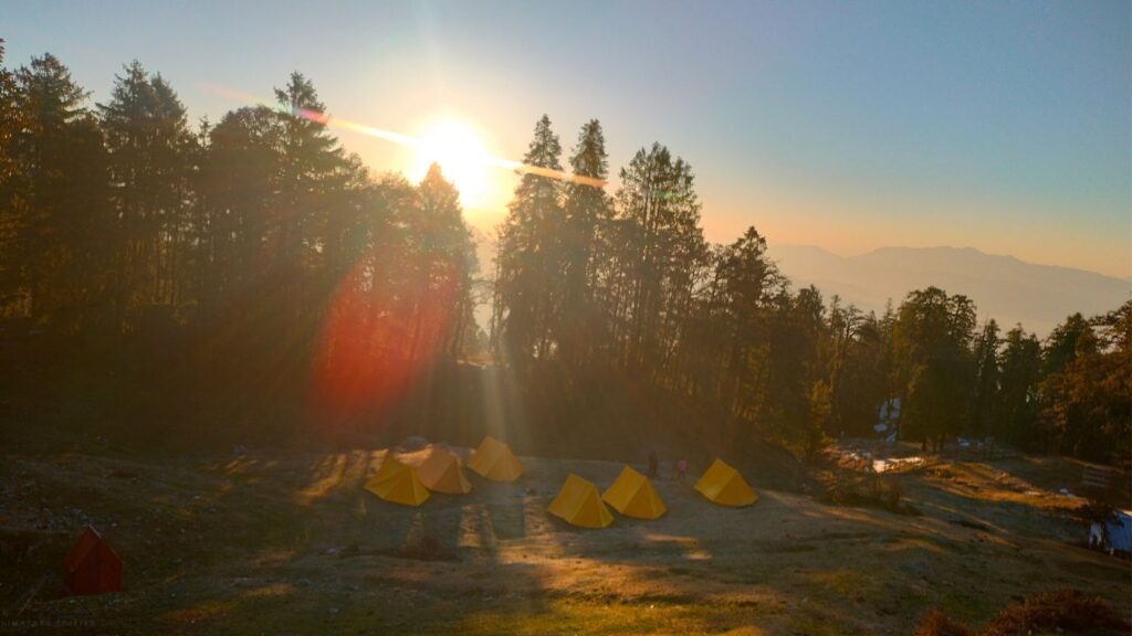 amazing campsite with sun rays at Juda ka talab